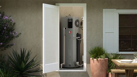 are gas water heaters plugged in